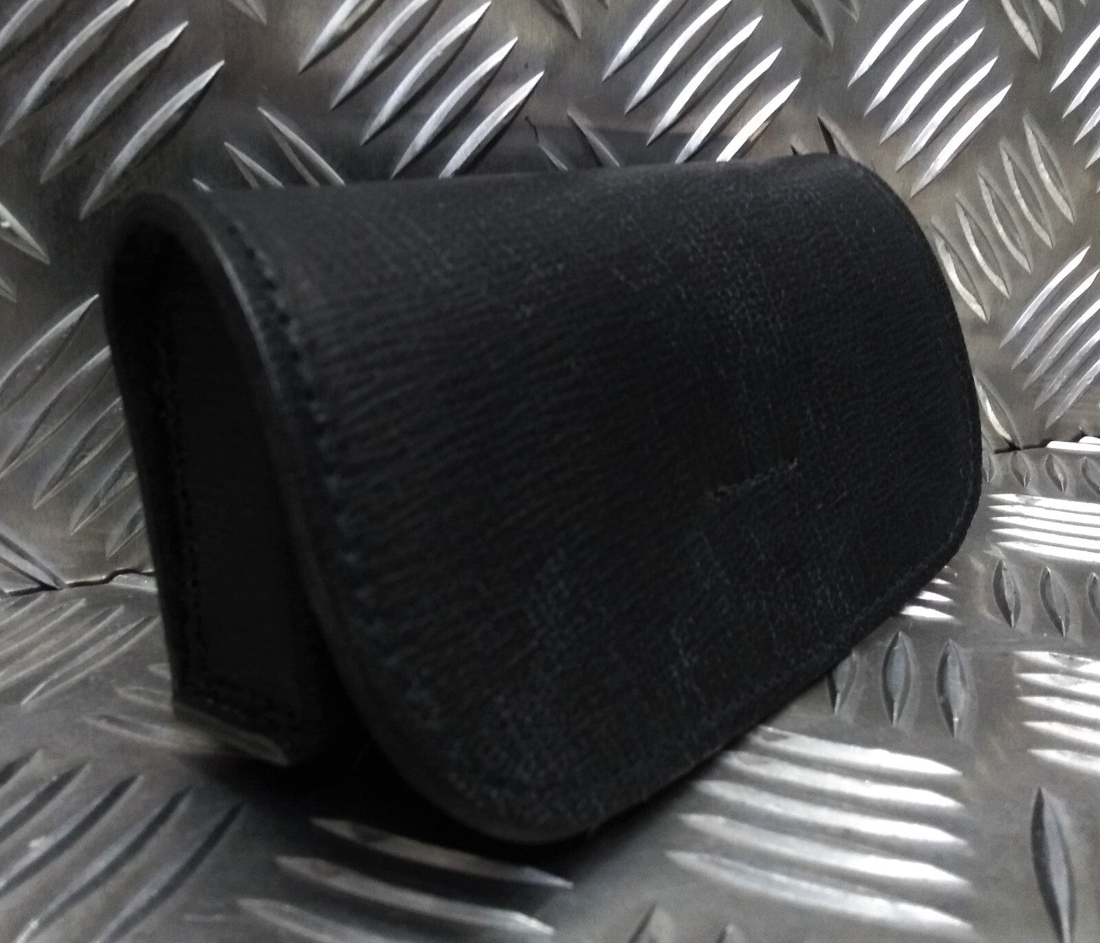 Cross Belt Pouch Subdued Grain Leather Black & Bands Issue No Fixings