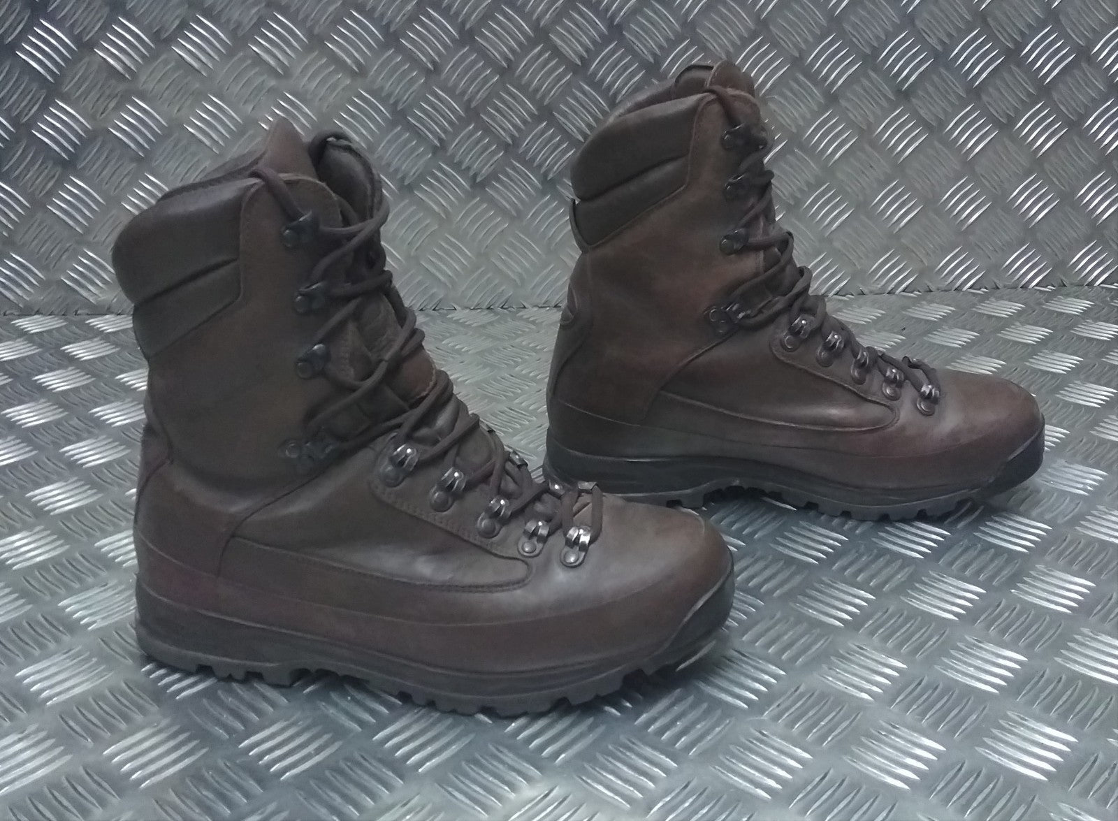 Genuine British Army Karrimor SF Cold / Wet Weather Goretex Brown Combat Boots