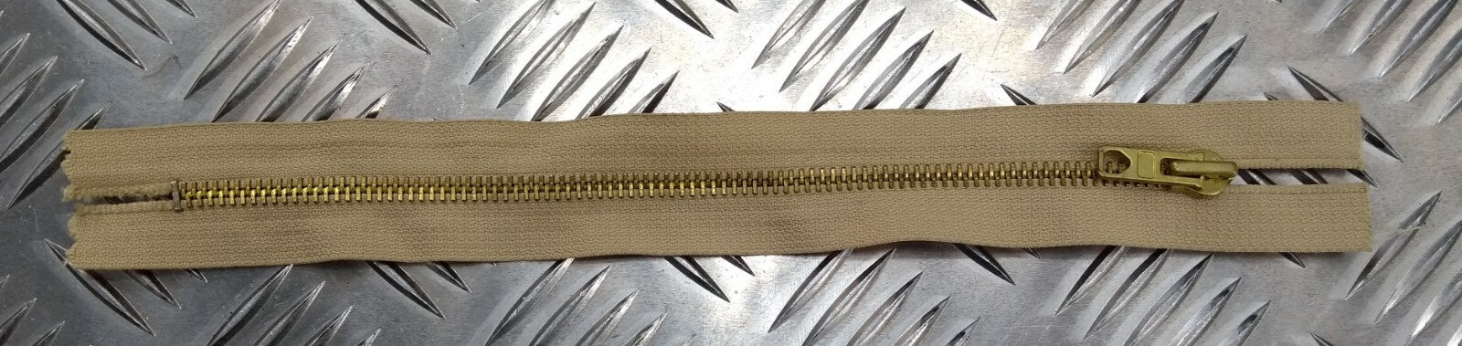Genuine British Issue 23cm Closed End Metal Zip Zipper Beige