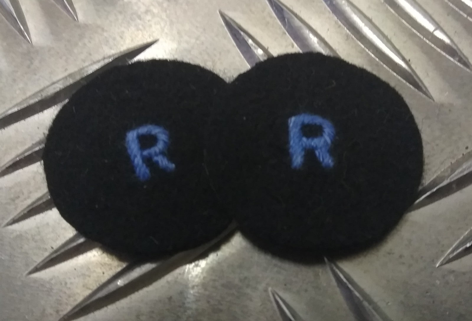 Genuine Miltary Issue Reserve Patches Blue "R" on Black Felt 1 Pair - RAFB1R