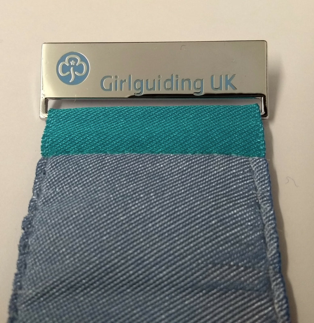 The Girlguiding UK Insignia Hi Sheen Metal Ribbon & Pin Clasp Bar NEW