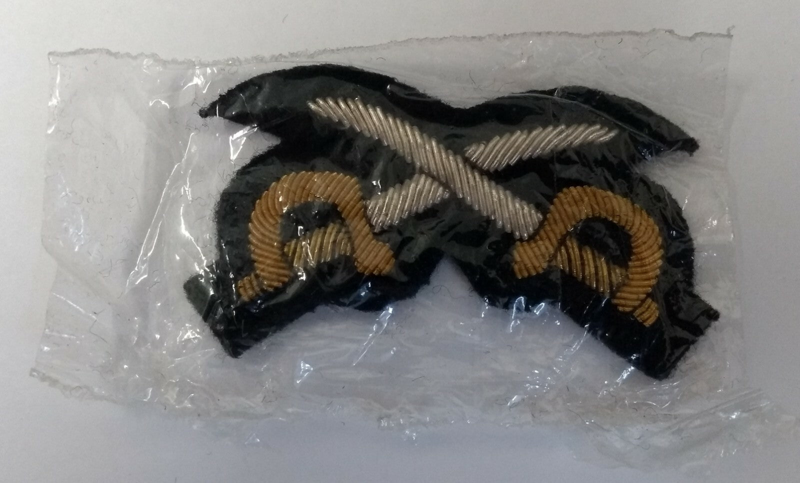 Genuine British Army Issue Wire Braided PTI Crossed Swords Mess Badge