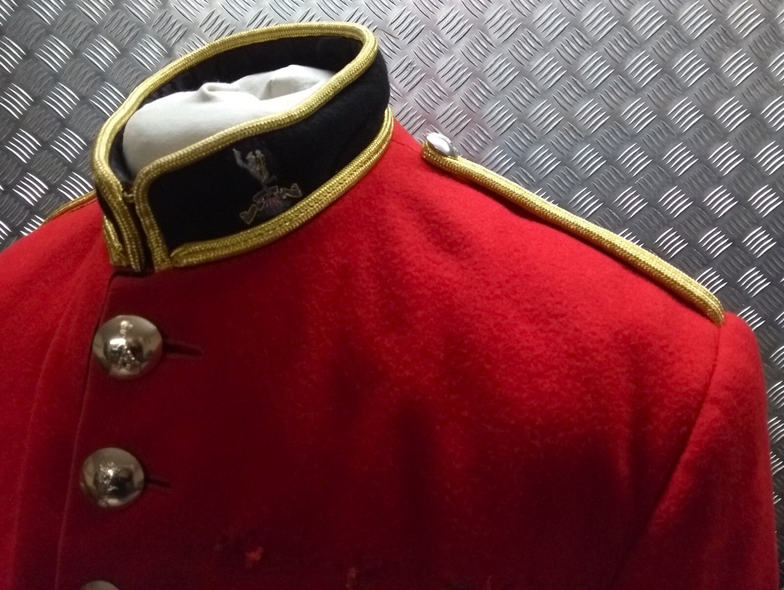 British Army Red Tunic Bandsman's R.SIGS Band With Badges Good Size