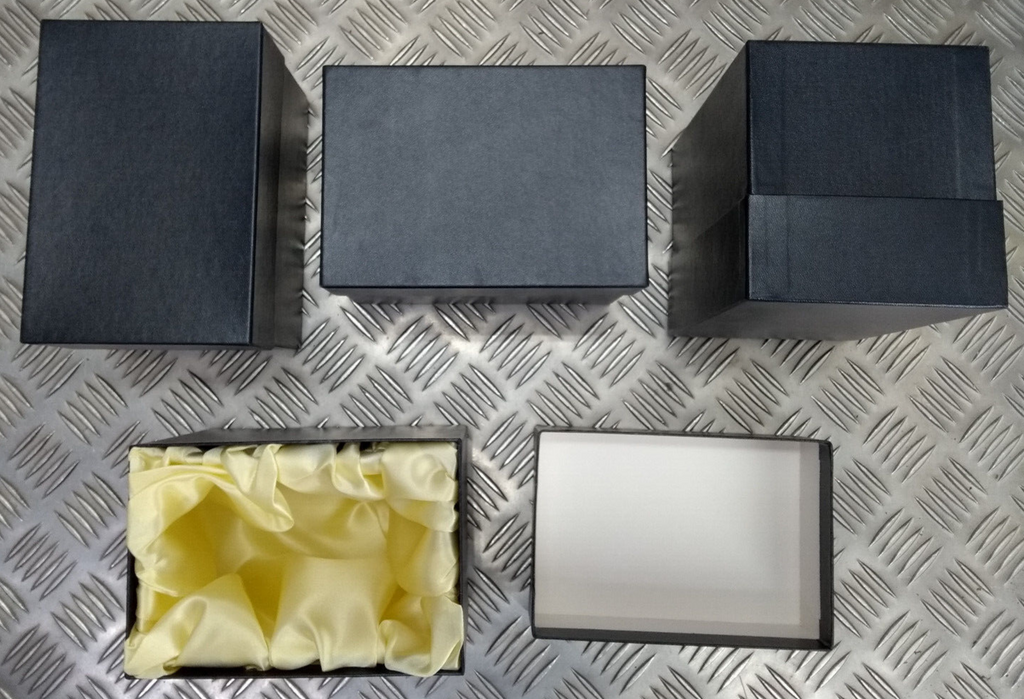 Dark Blue Gift / Storage Boxes with Cream Canvas Lining & Removable Lid x4