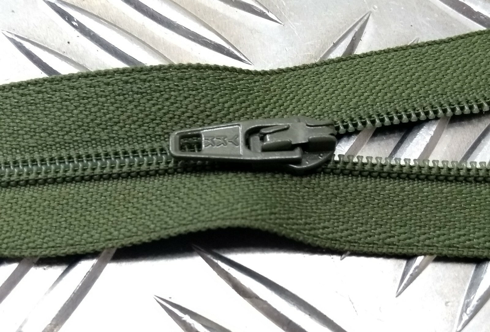 Genuine British YKK 19.5cm Closed End Army Green Zip / Zipper Zpm203
