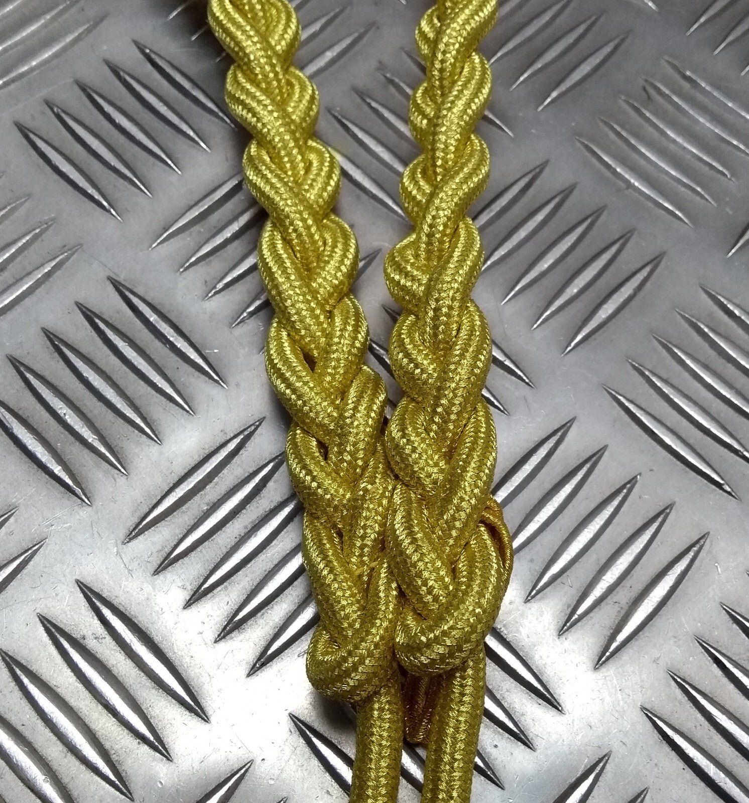 Army Ceremonial Aiguillette / Officers Lanyard Metallic Gold No Tip Ends Present