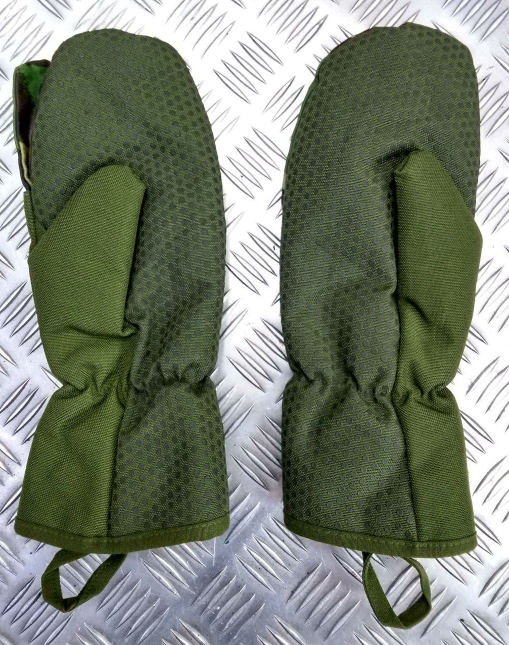 British MK3 / Mark III Woodland DPM Camo Arctic Mittens Inner Size Medium