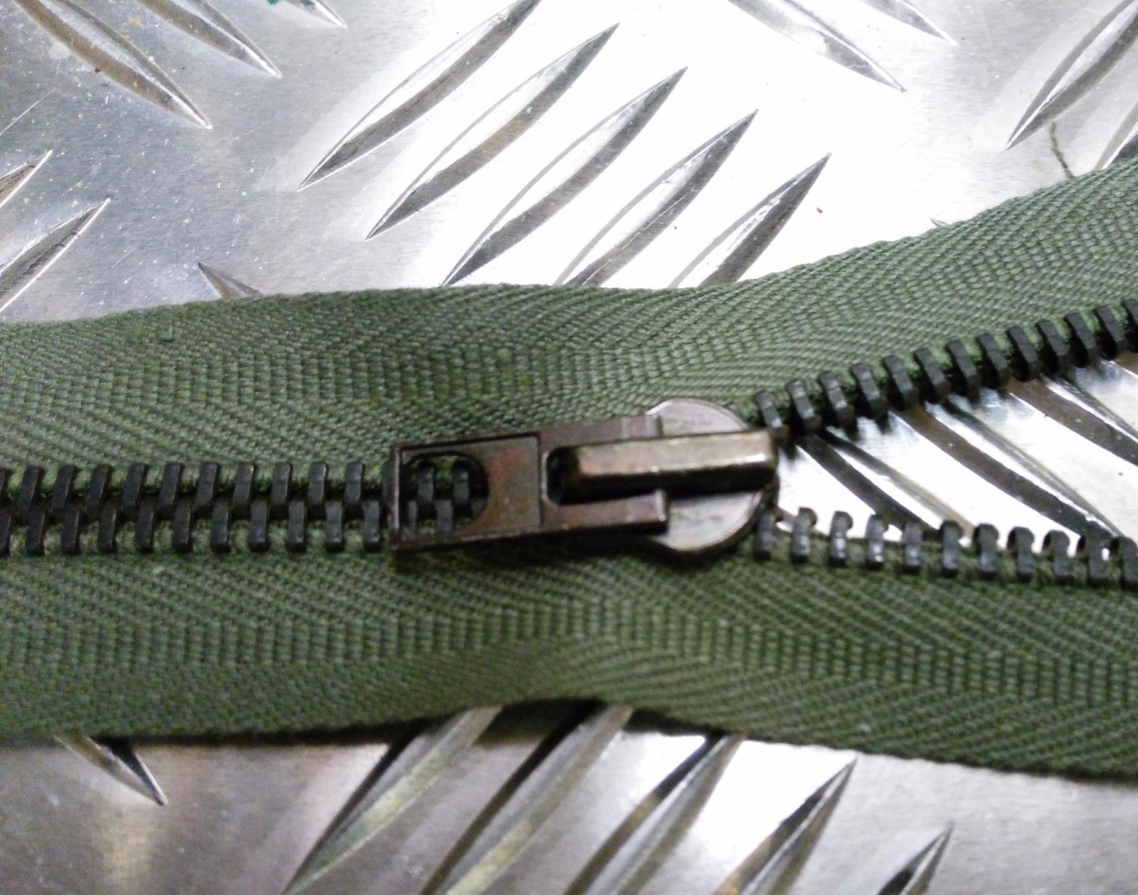 Genuine British Issue 9" Closed End Green Zip / Zipper H Duty