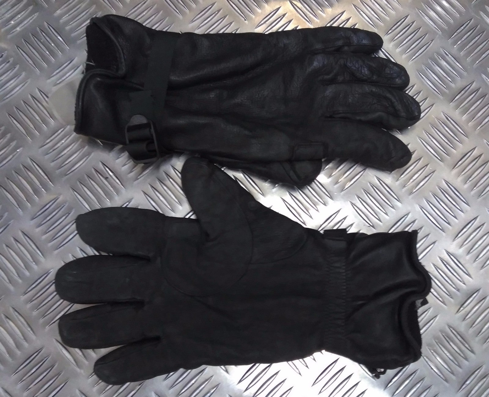 Soldier 95 Black or Green Leather Combat Gloves MVP
