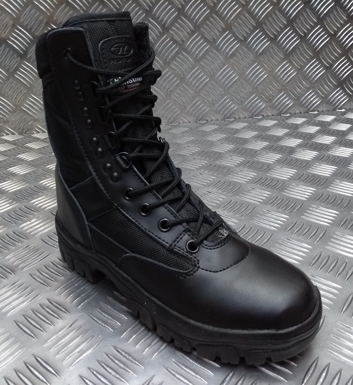 Lightweight Combat Boots With Shock Absorbing Anti Slip Soles Highlander UK4