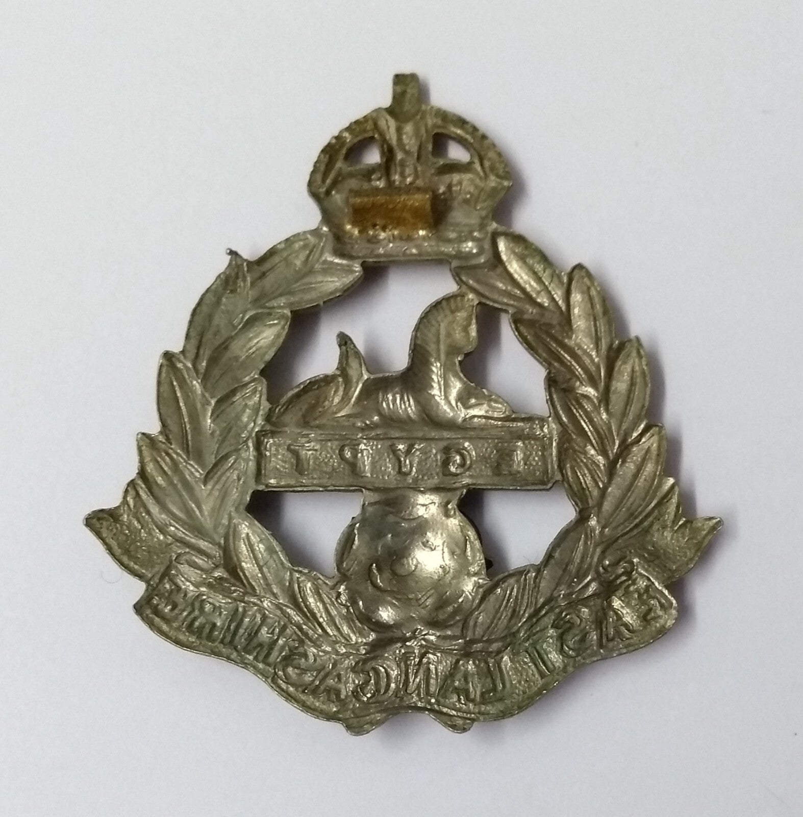 Vintage Kings Crown British Army East Lancashire Regiment Insignia Metal Badge