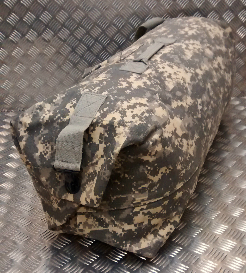 US Style Kitbag / Kit Bag / Shoulder Bag / Ruck Sack Digital Camo ACU- NEW