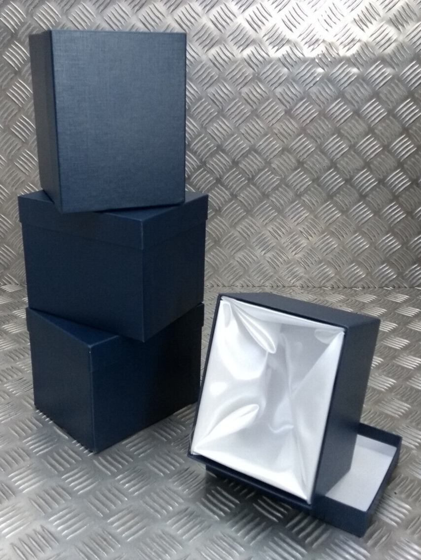 Decorative Blue Gift / Storage Boxes with White Canvas Lining & Removable Lid x4