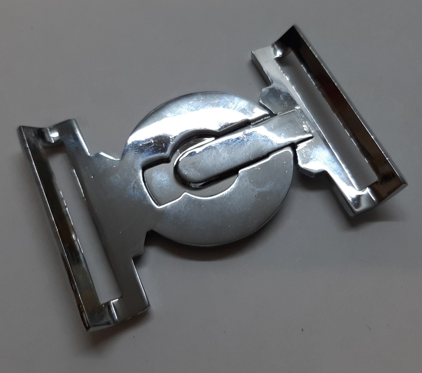 Abu Dhabi Buckle UAE Chrome Insignia Belt Locket Clasp Made in England 52mm