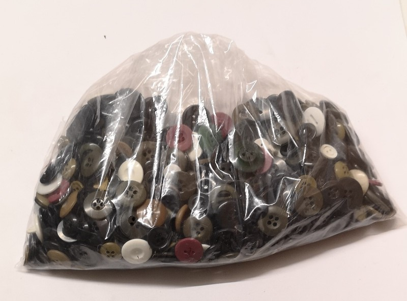 Vintage Style Unsorted Mixed Styles, Sizes & Colours Buttons 500g Lot#28