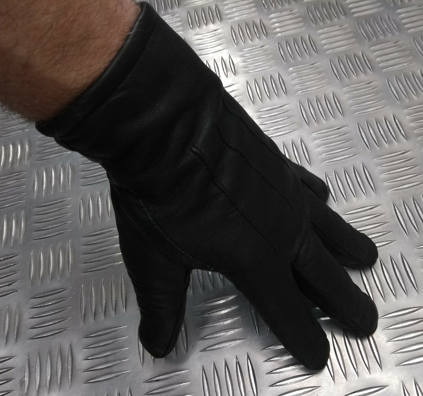 Military Style Black Leather Soft Thinsulate Lined 3 Dart Parade Gloves