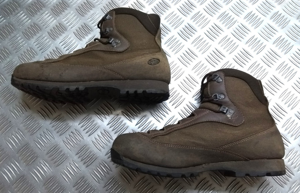 AKU MVP Boots Lined GTX Combat With Vibram Soles Genuine British Army Spec 10M