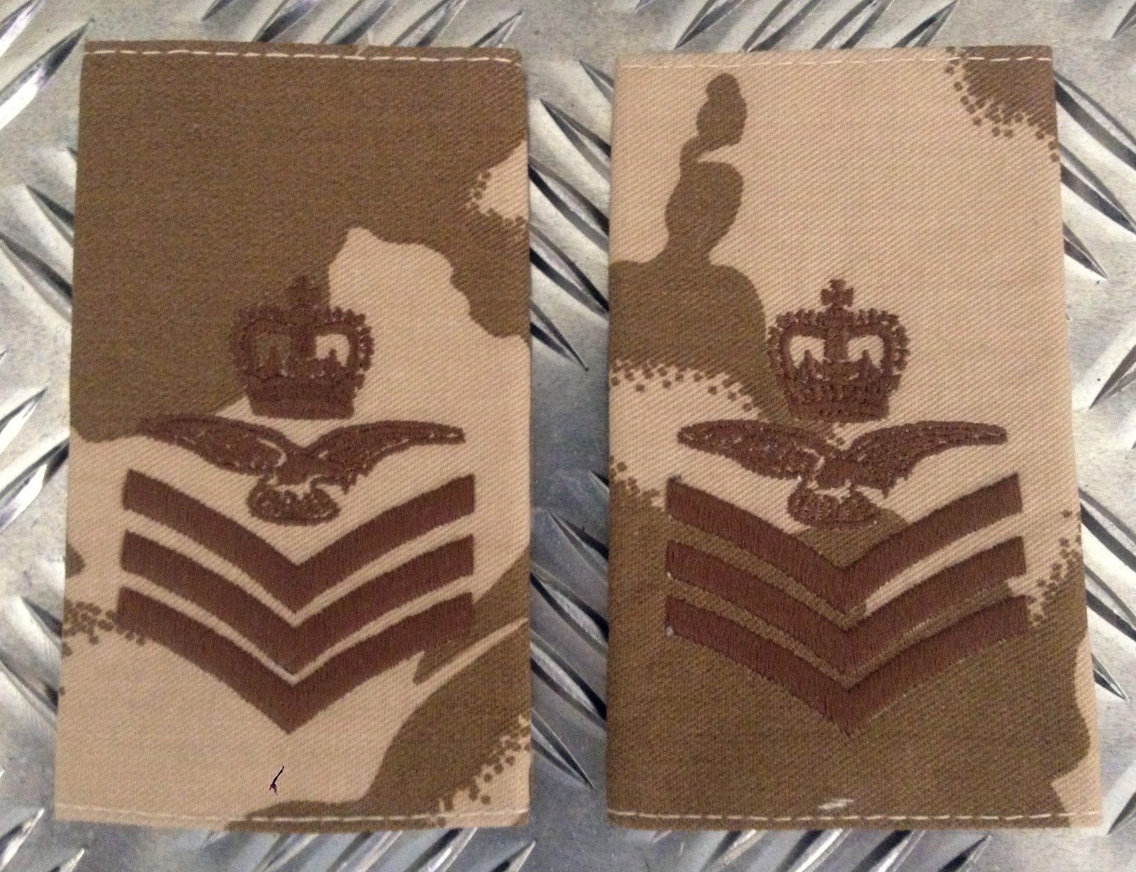 Genuine British Army Desert FLIGHT SERGEANT AIRCREW Rank Slides / Epaulette NEW