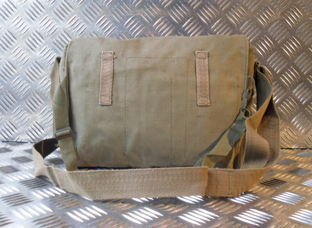 Genuine Army, Vintage Gas Bag. Side / Shoulder / Messenger Bag - G1