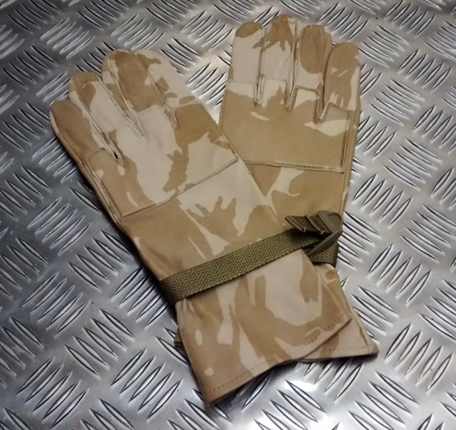 Genuine British Desert Camo Leather Combat Gloves- All Sizes