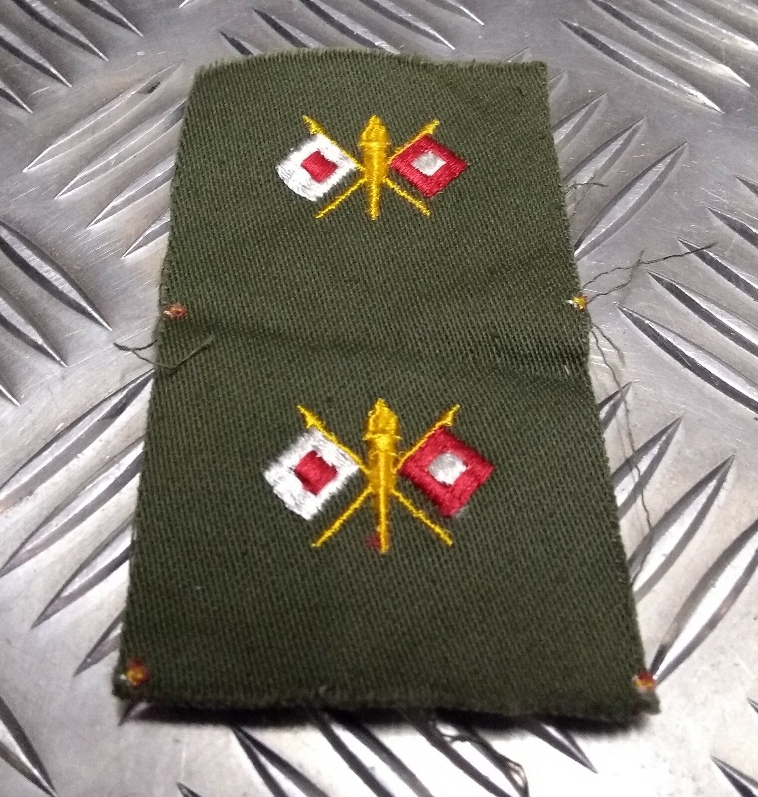 Genuine Vintage U.S Issue Specialist Patches Signal Corps ERN4