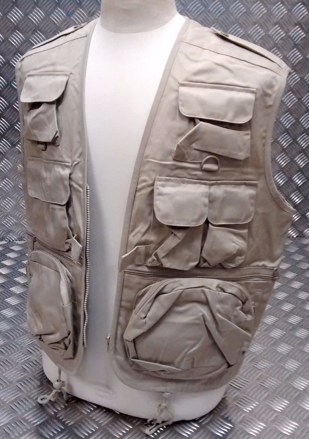 Fishing Hunters Photographers Multi Pocket Vest Desert/Beige - NEW