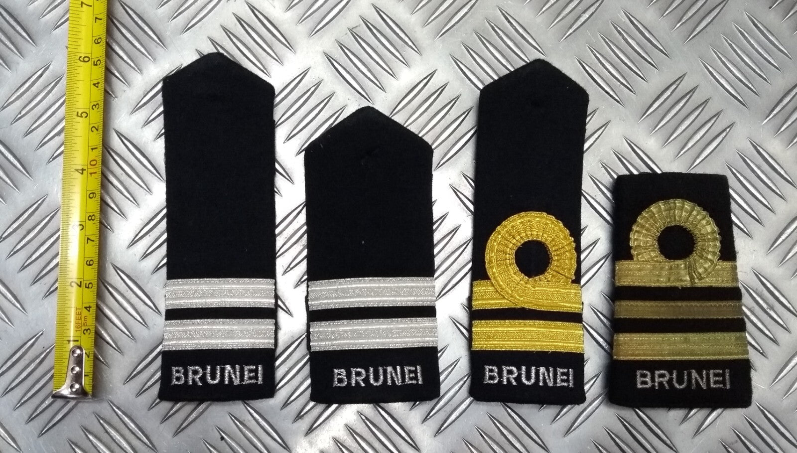 Brunei Officers Uniform Single Shoulder Board Epaulettes Assorted For Collectors