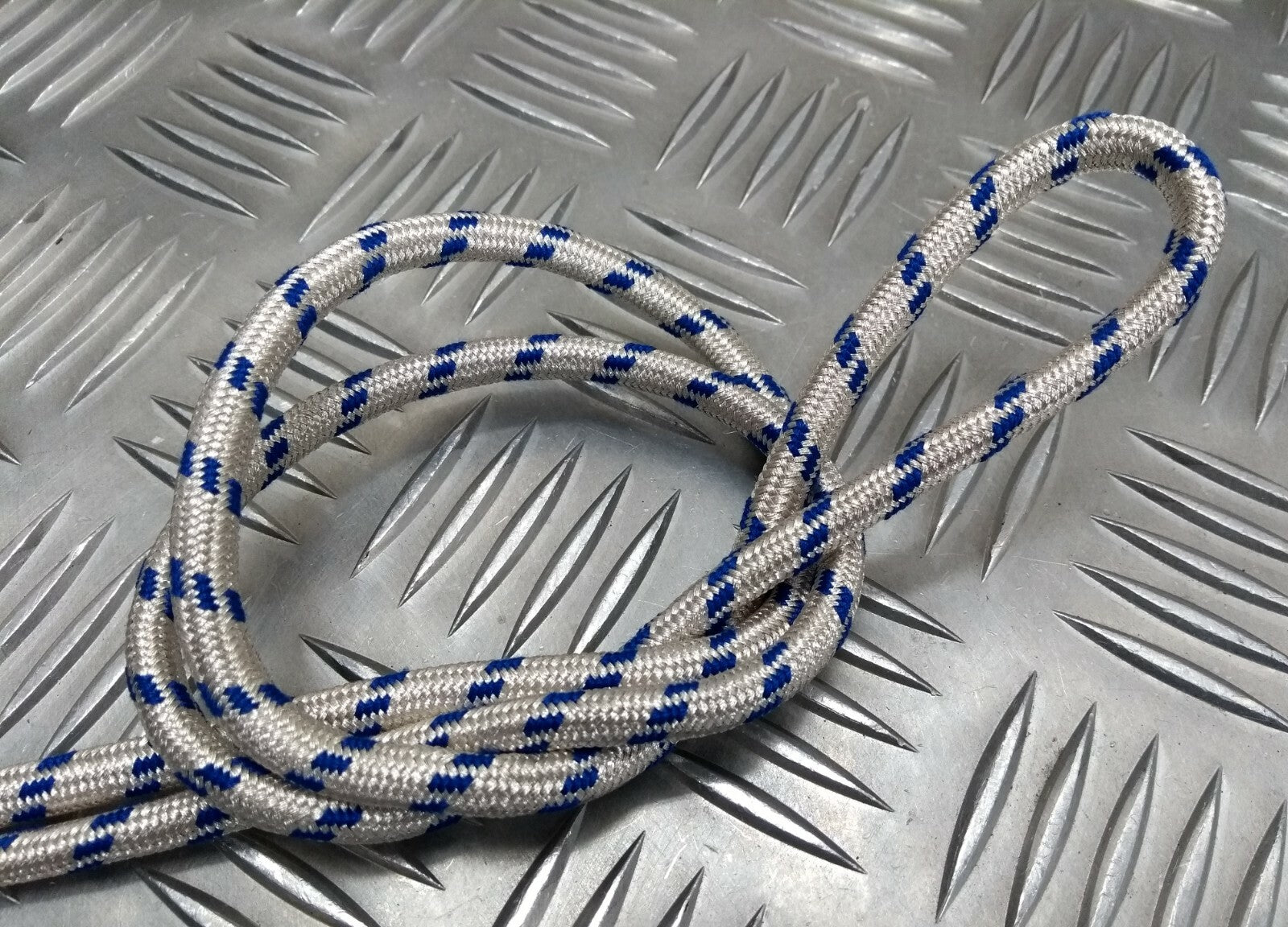 Genuine British Made Ceremonial & Parade Silver Blue Fleck Cord 1M RC11