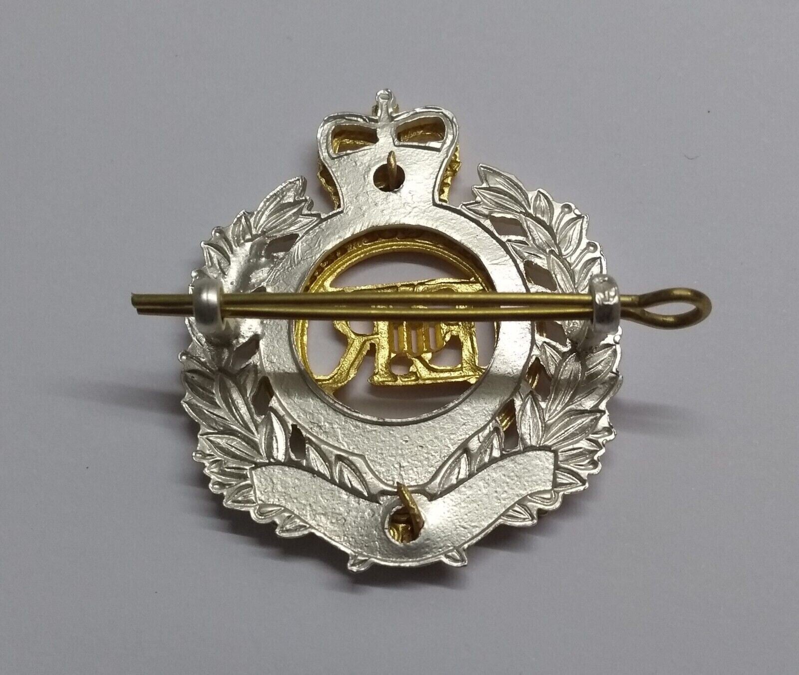 Royal Engineers Officers Hat / Cap Badge RE Genuine British Army Issue - NEW
