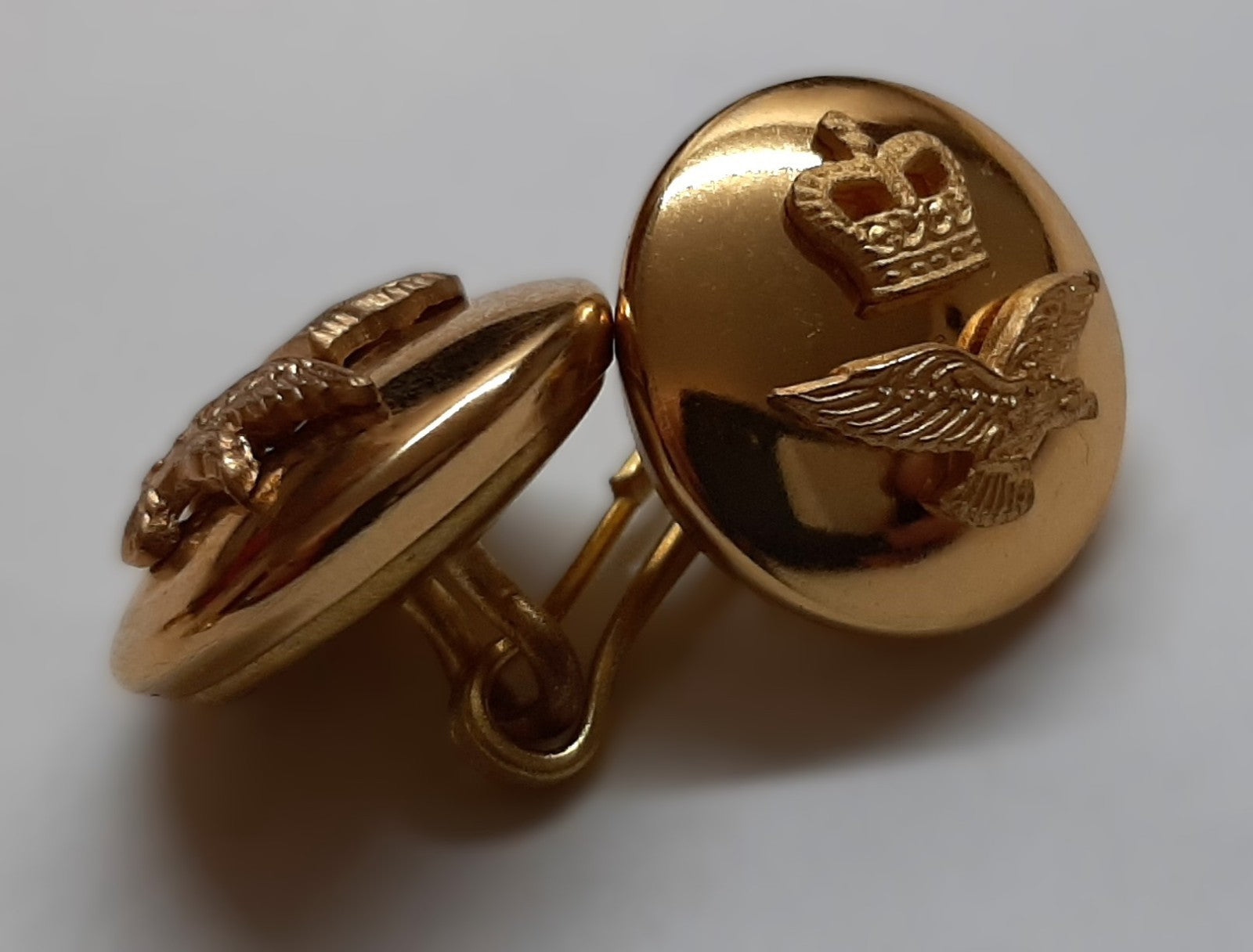 RAF Closure Buttons British Royal Air Force Mounted Queens Crown With Clasp