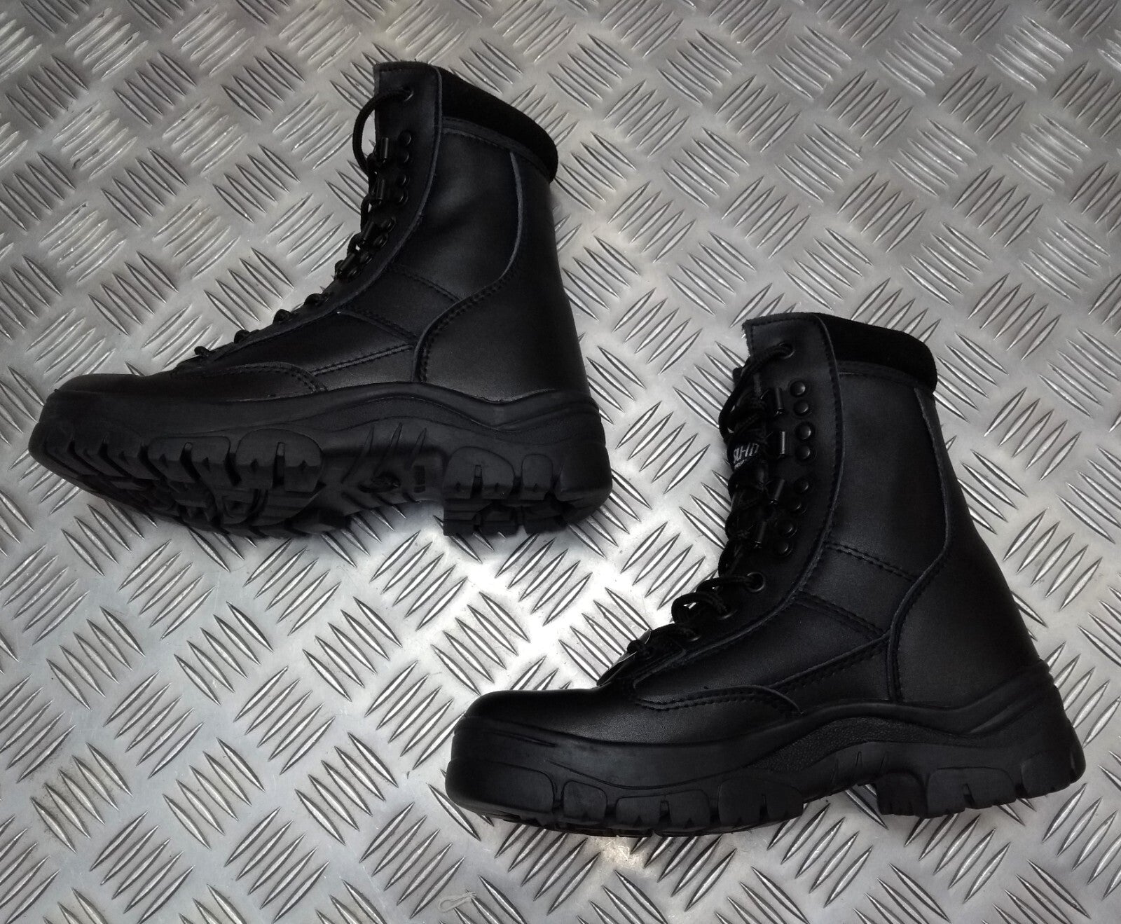 Lightweight Combat Boots Shock Absorbing Anti Slip Soles Highlander UK3 Youth