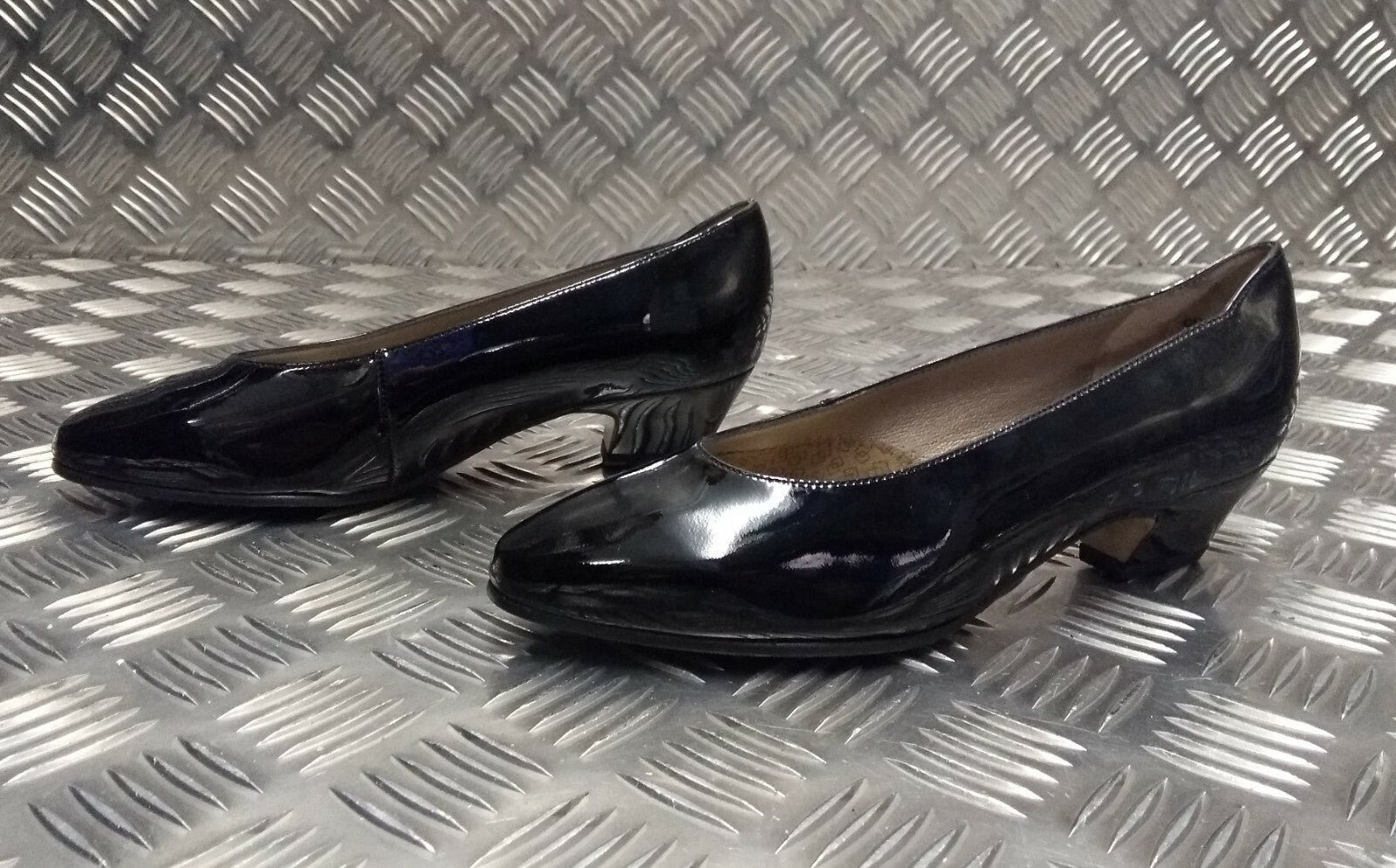Genuine British WRAF WRNS WRAC Woman's Service Court Patent Leather Shoes