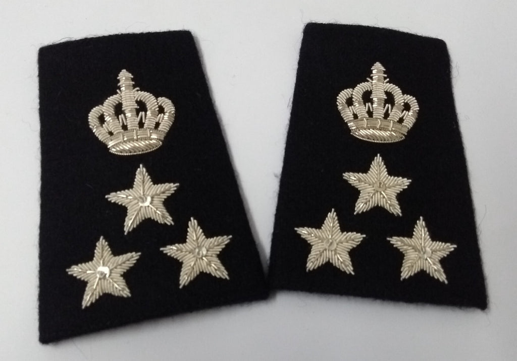 Qatar Winter Slides Shoulder Epaulettes Silver Braided