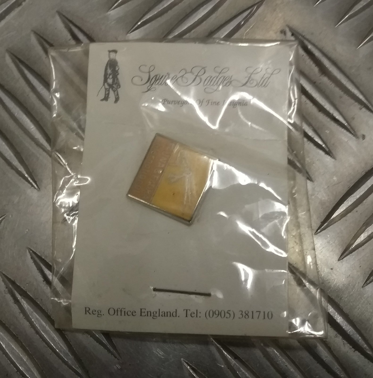Genuine Vintage Collectors Fauna & Flora International Small Pin Badge - NEW