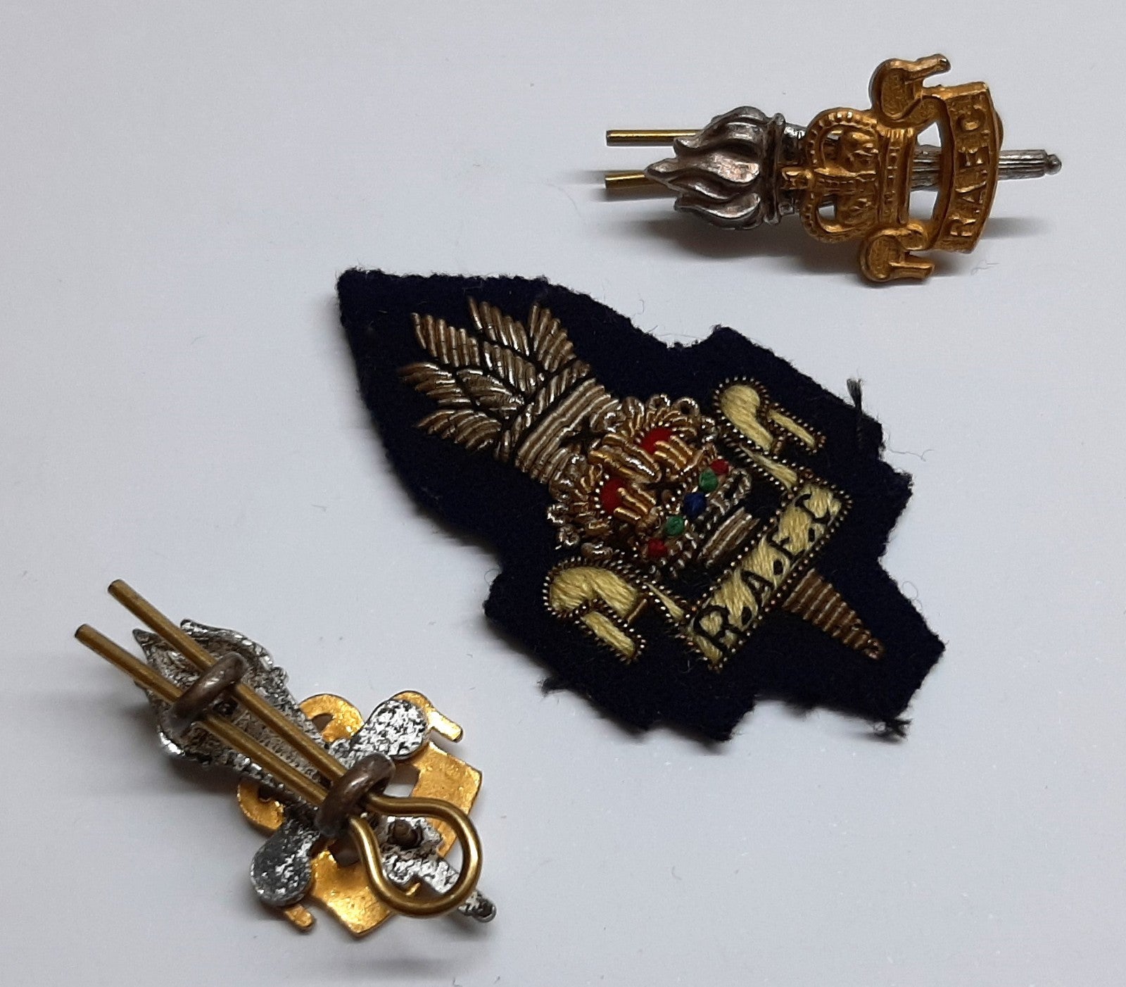 RAEC Hat / Cap Badge & Collar Badges Vintage Hand Embroidered R.A.E.C