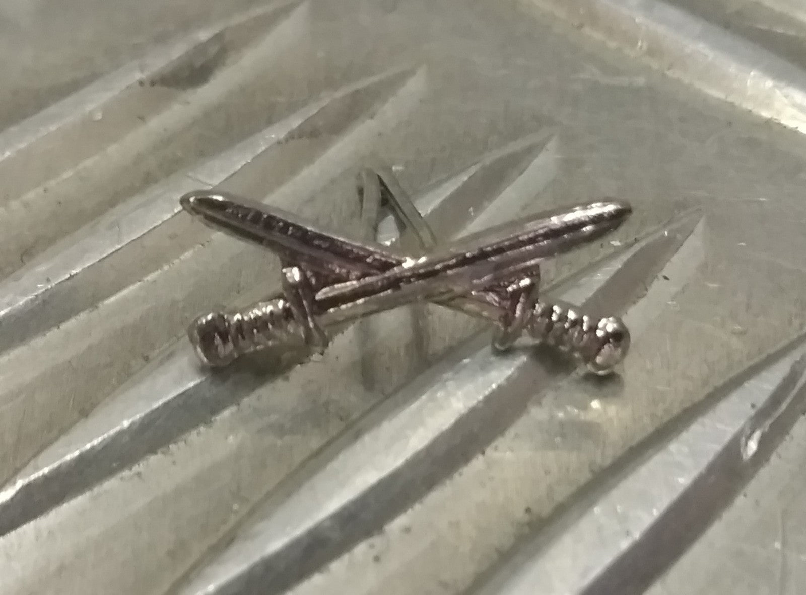 Genuine Polish Issue Small Crossed Swords Insignia Badges 1 Pair NEW SV