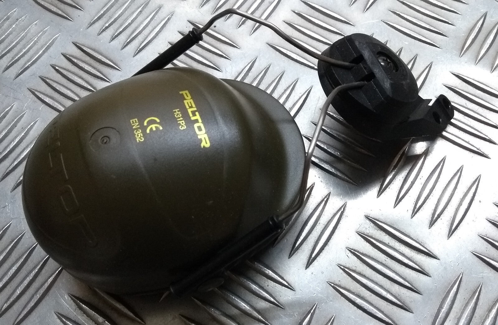 Peltor Army Protectors Green H31P3 Ear Defenders For Helmet Attachment SNR 28 dB