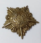 Vintage Kings Crown British Army Issue Foot Guards 1917 Insignia Metal Badge