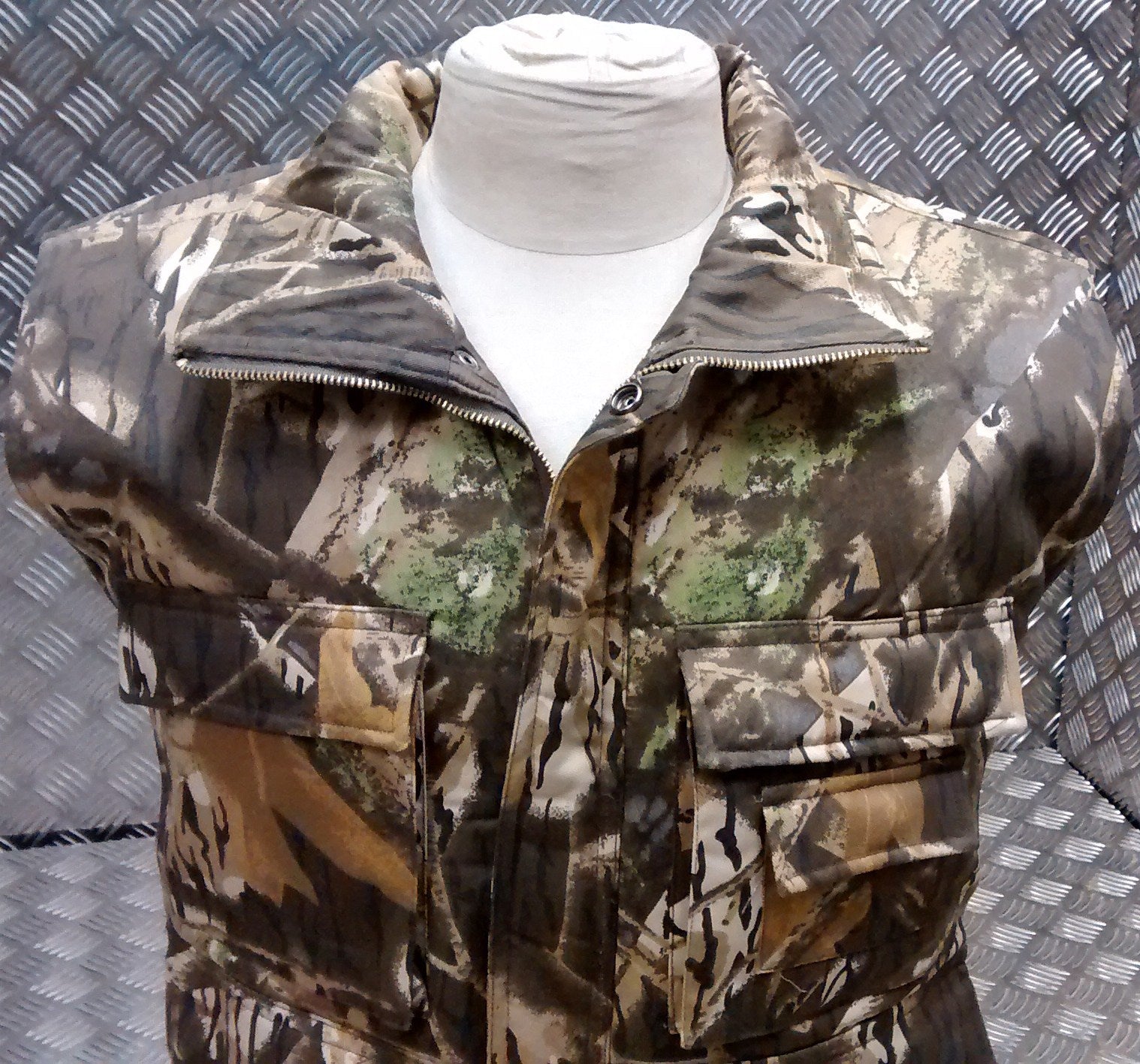 Hunters Action Vest Tree Camo Tactical Fishing Body Warmer - NEW
