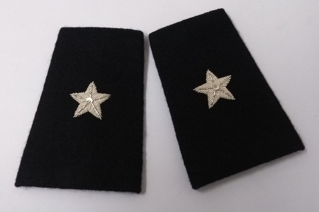 Qatar Winter Slides Shoulder Epaulettes Silver Braided