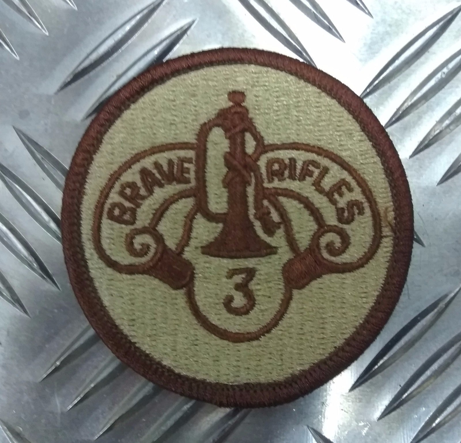 US USA Embroidered Desert Insignia Arm Patch / Sew on Badge 3rd Cavalry Style