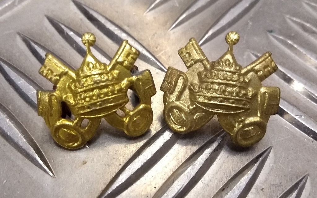 Genuine Vintage Issued Activities Cross Keys Small Collar badges 1 Pair