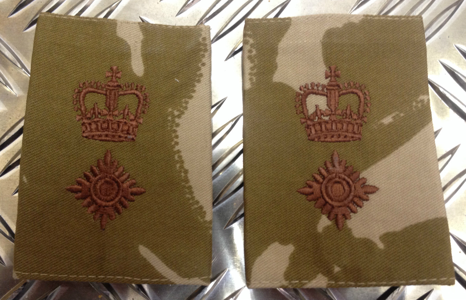 Genuine British Army Desert Camouflage LIEUTENANT COLONEL Rank Slides - NEW