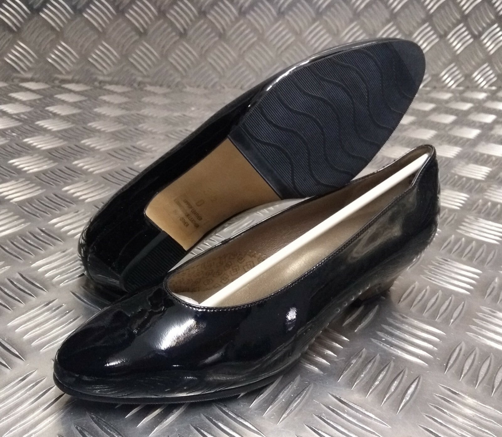 Genuine British WRAF WRNS WRAC Woman's Service Court Patent Leather Shoes