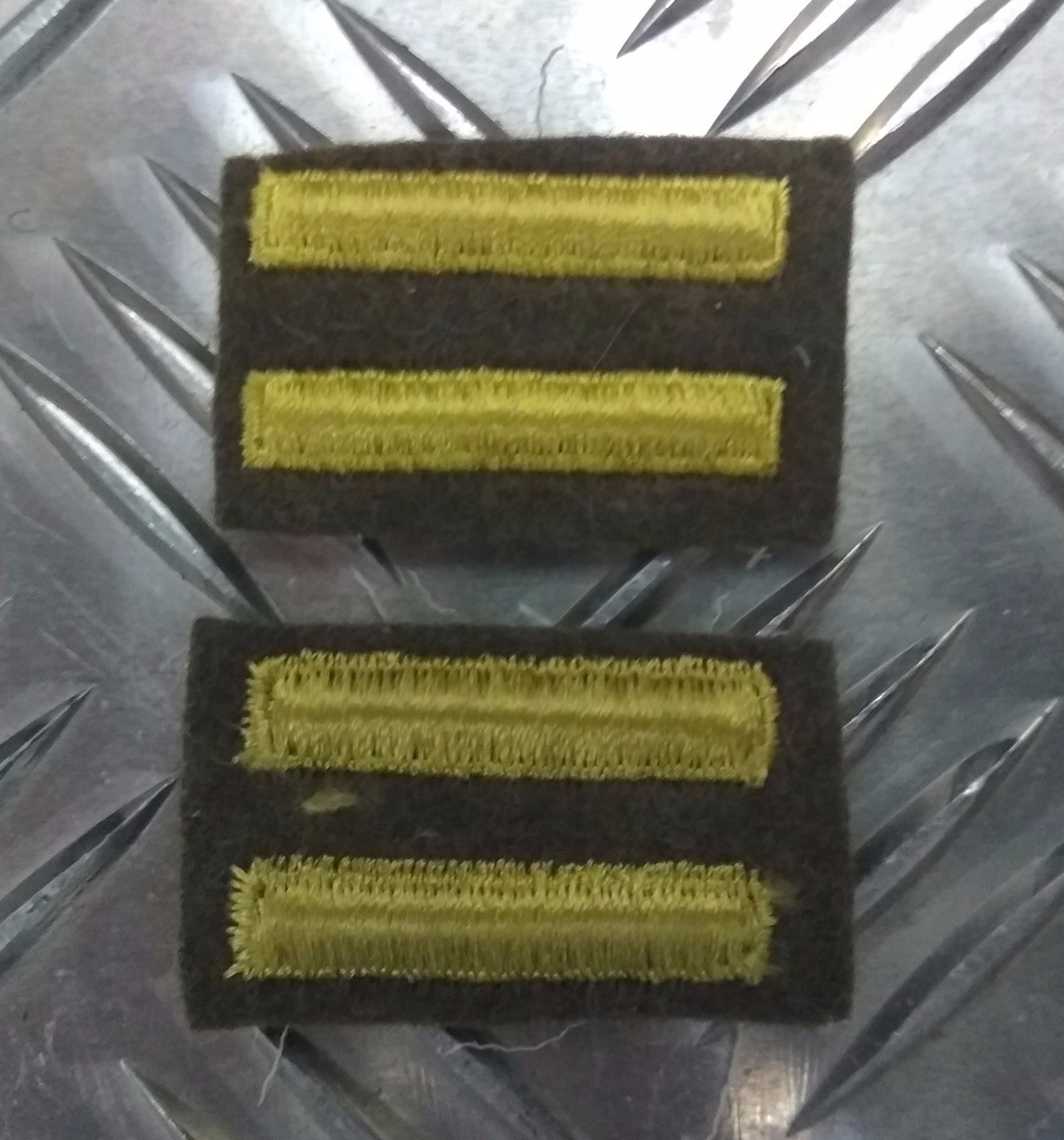 US Offc. 2 Gold Bars Gold on Green Felt Patch Vintage WW2 / x1 Pair