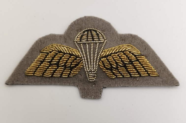 Parachutist Wings Badge British Embroidered Gold on Grey