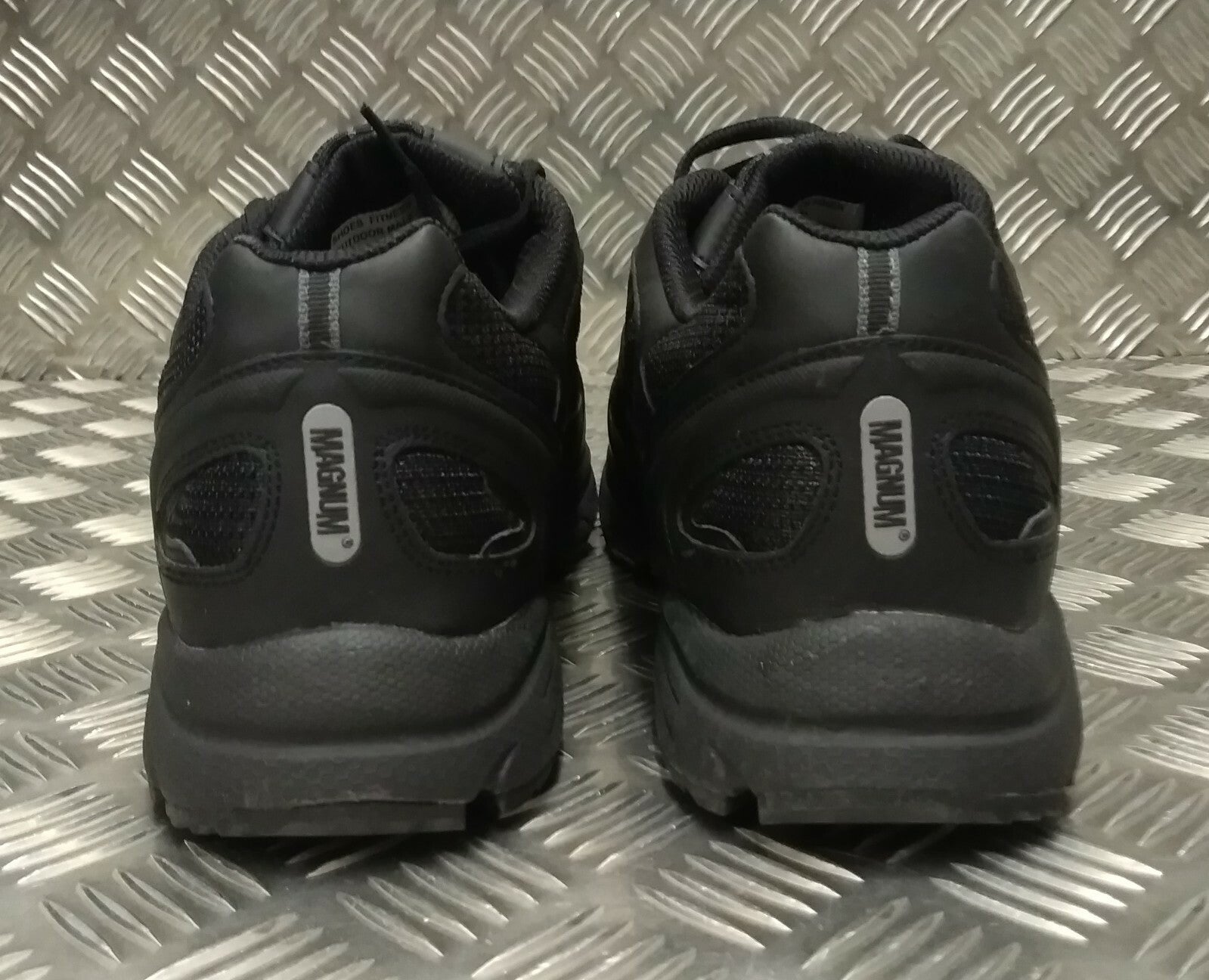 Magnum Trainers British Army Outdoor Issue Male Vibram Sole M.U.S.T Black