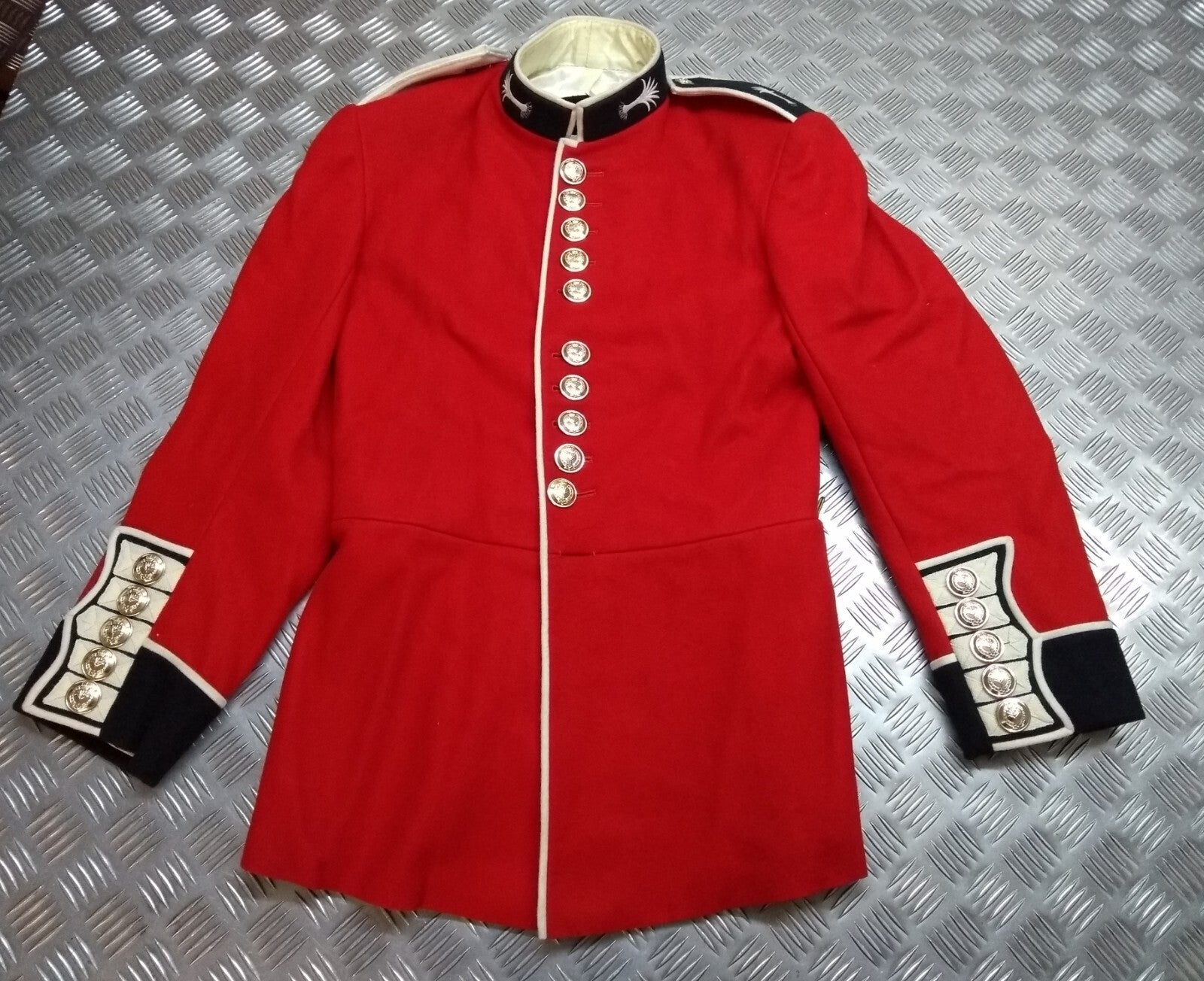 Welsh Guards Red Tunic Ceremonial British Army RHQ 1st Battalion Cymru am Byth