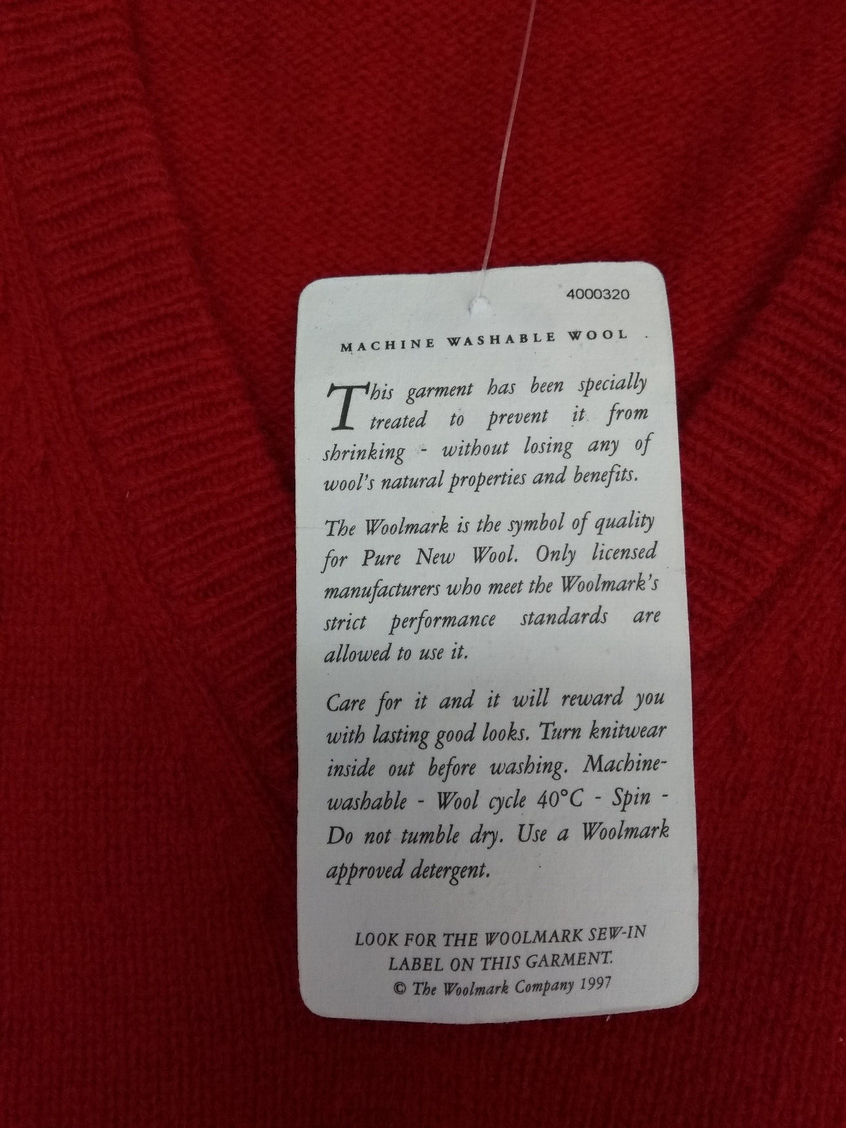 Henbury Red V-Neck Jumper 100% Pure New Wool Size Small 42" - NEW
