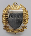 Bahrain Hi Sheen Metal Hat Badge - NEW
